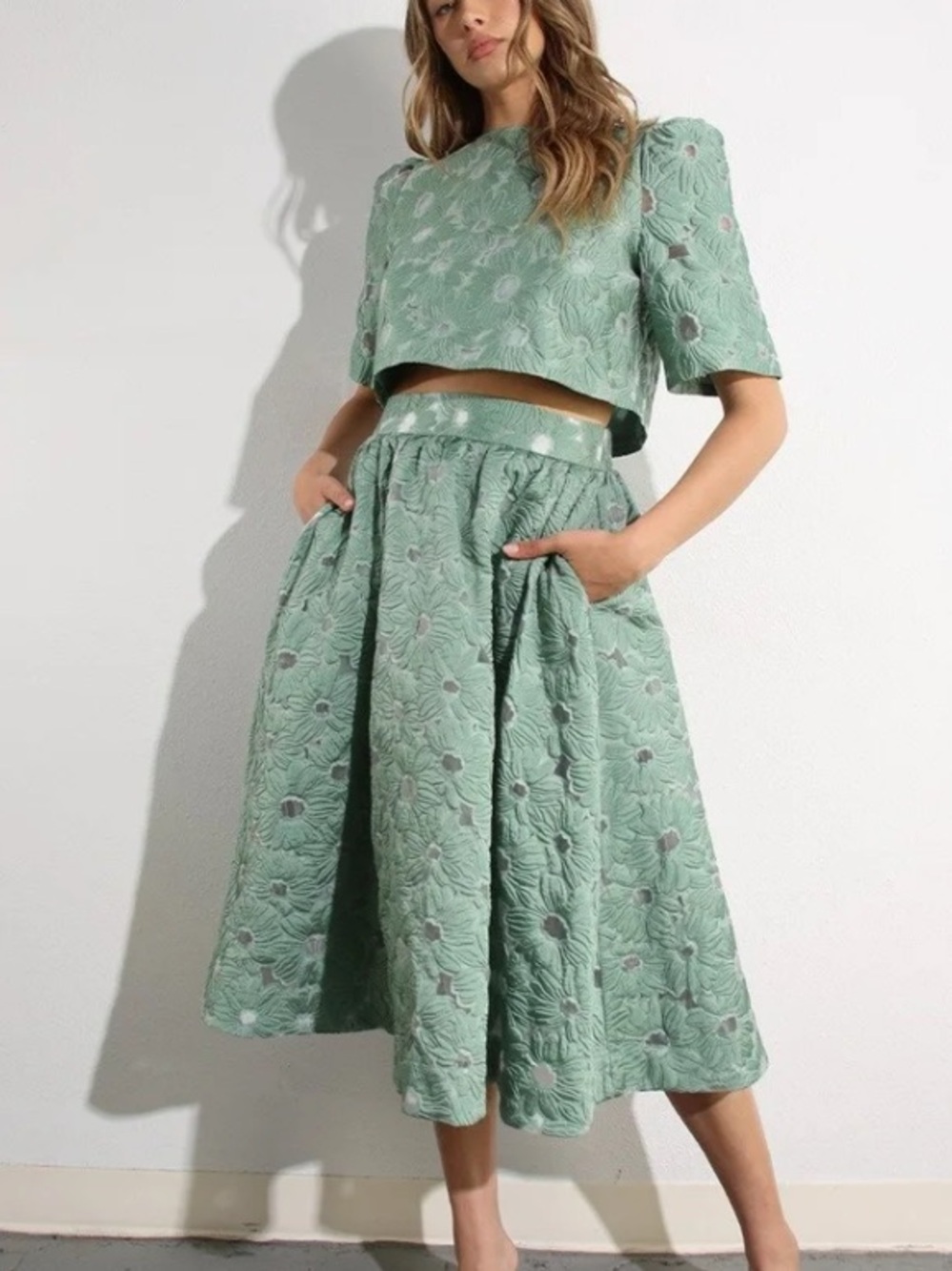 NWT Floral Embossed Crop Top & Skirt Set! Size M Gorgeous! - Picture 1 of 6